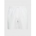 Calvin Klein ανδρικό μαγιό short σε γκρι ανοιχτό χρώμα με γράμματα στο πλάι KM0KM00956 CHZ
